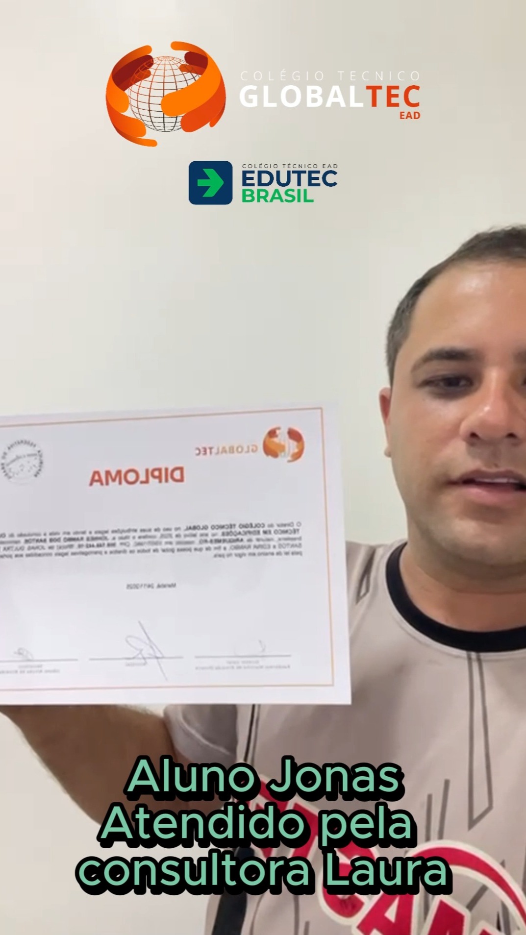 Aluno Jonas com diploma Global